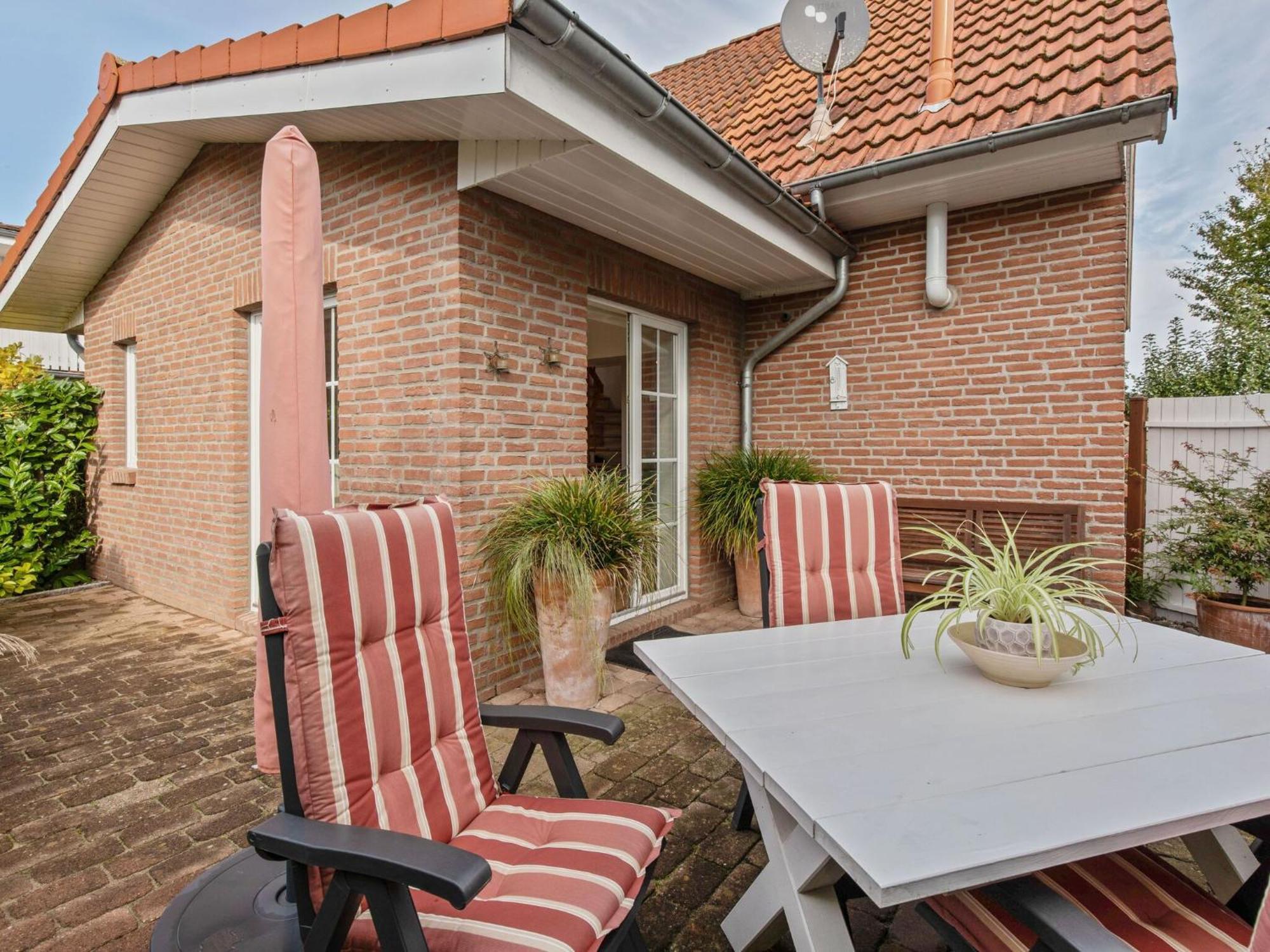 Enticing Holiday Home In Oldenburg With Garden Near Sea Dannau Buitenkant foto