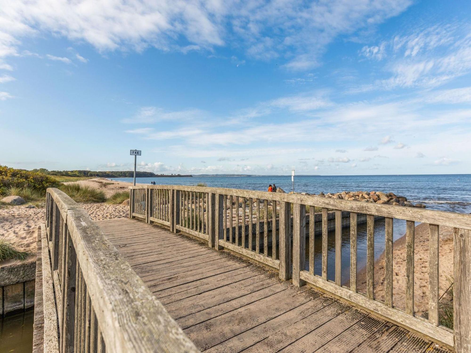 Enticing Holiday Home In Oldenburg With Garden Near Sea Dannau Buitenkant foto